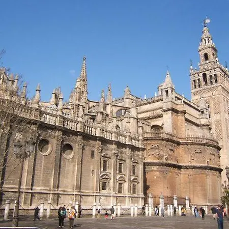 Apartment Tourist House Alhondiga Seville